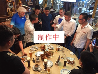 Scout ：和Poppy没怎么聊天，他就过来看了看我们